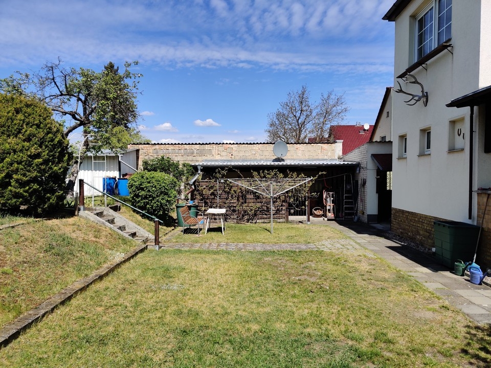 ALTBAUCHARME | Massives Einfamilienhaus mit Garage und Kamin auf großem Grundstück in Finow